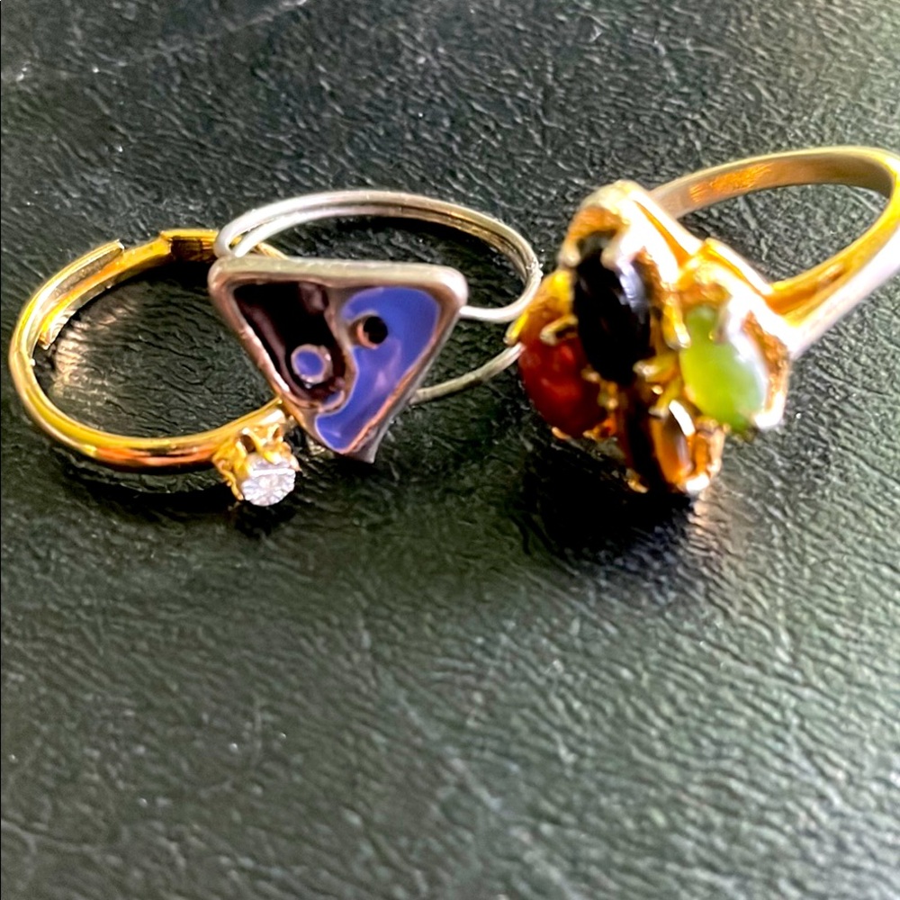 3 rings. Size 7. Costume and fun.